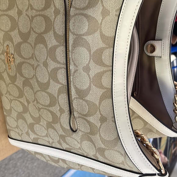 Coach - Picture 2 of 4